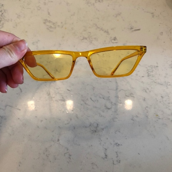 FASHION NOVA Orange "The Whiskers" Sunglasses - Picture 4 of 4